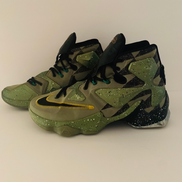 lebron james camouflage shoes